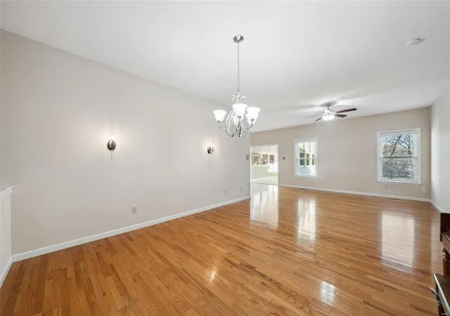 Photo 3 of Villa at 3207 Woodridge Center Pkwy, Saint Louis, MO 63129 | MLS# MIS25008023 |  | Sold on 2025-04-07
