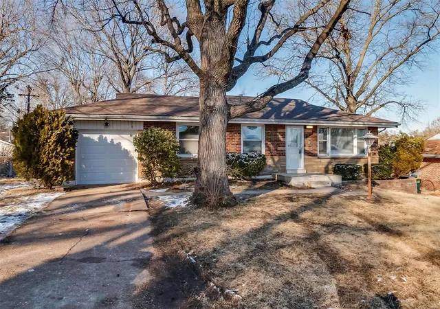 Photo 2 of Single Family Residence at 1239 Ensley Dr, Saint Louis, MO 63137 | MLS# MIS25008239 | | Sold on 2025-05-13