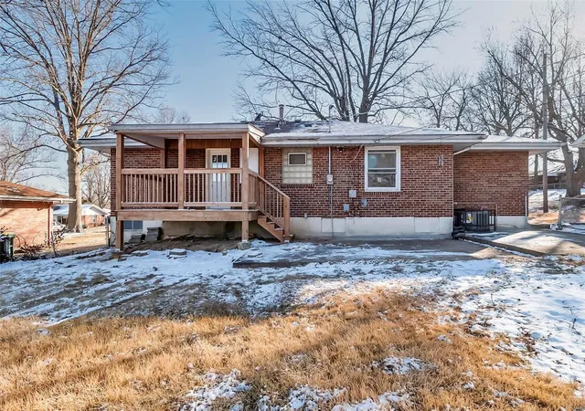 Photo 4 of Single Family Residence at 1239 Ensley Dr, Saint Louis, MO 63137 | MLS# MIS25008239 | | Sold on 2025-05-13