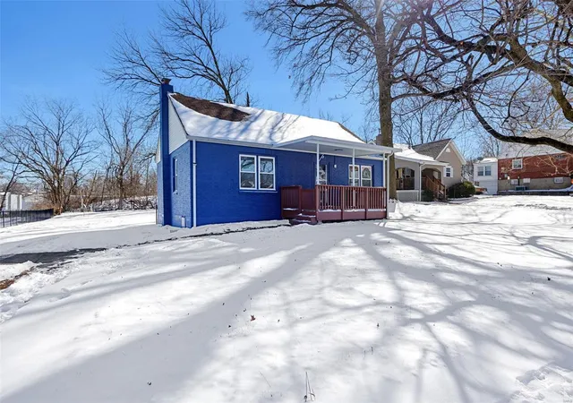 Single Family Residence at 2434 Walton Rd, Saint Louis, MO 63114 | MLS# MIS25008275 | | Sold on 2025-04-10