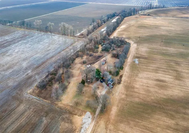 Photo 2 of Single Family Residence at 17907 County Road 784, Bernie, MO 63822 | MLS# MIS25008328 |  | Sold on 2025-04-30