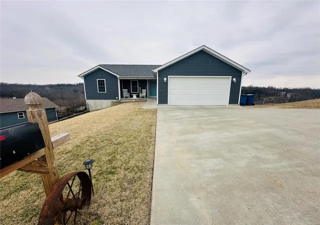 Photo 3 of Single Family Residence at 511 Mcnair St, New Haven, MO 63068 | MLS# MIS25008362 | | Sold on 2025-06-05