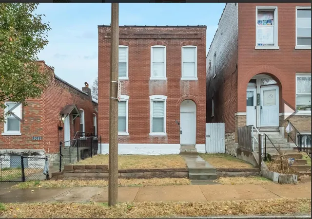 Single Family Residence at 2017 Chippewa St, Saint Louis, MO 63118 | MLS# MIS25008637 | | Sold on 2025-03-26
