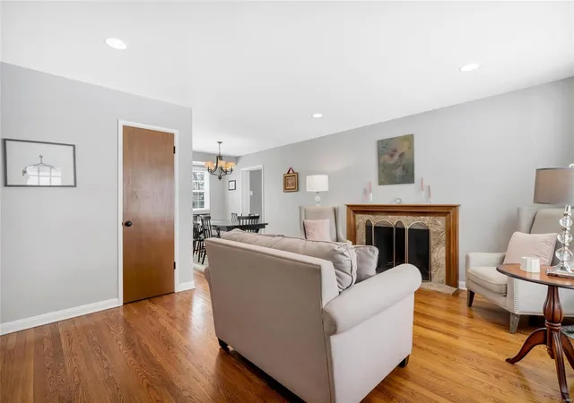 Photo 3 of Single Family Residence at 941 Box Elder Dr, Saint Louis, MO 63122 | MLS# MIS25008705 |  | Sold on 2025-04-15