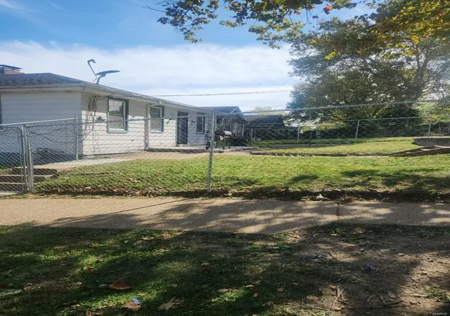 Photo 2 of Single Family Residence at 5458 W Florissant Ave, Saint Louis, MO 63120 | MLS# MIS25008724 | | Sold on 2025-05-19