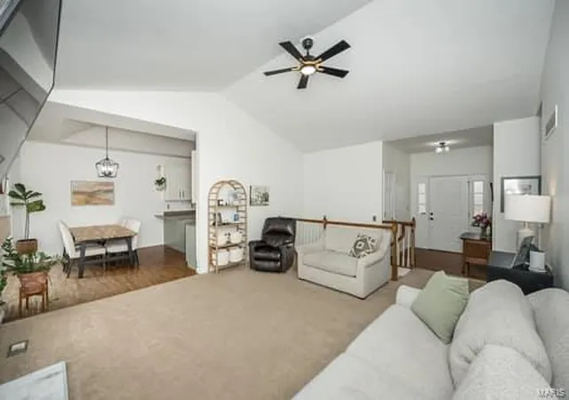3rd image of 3806 Bedford Pointe Dr, Wentzville, MO 63385 | MLS# MIS25008737