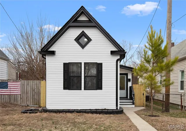 Photo 1 of Single Family Residence at 6845 Magnolia Ave, Saint Louis, MO 63143 | MLS# MIS25008782 | | Sold on 2025-05-23
