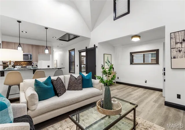 Photo 4 of Single Family Residence at 6845 Magnolia Ave, Saint Louis, MO 63143 | MLS# MIS25008782 | | Sold on 2025-05-23