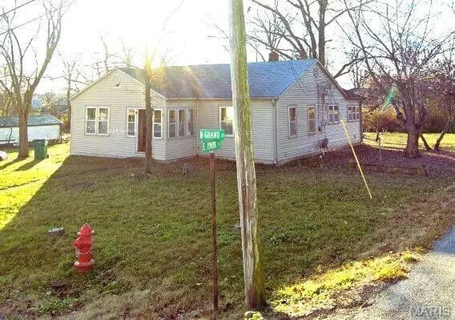 Homes for sale in Willow Springs, MO | 415 N Grand St, Willow Springs, MO 65793 | MLS# MIS25008789