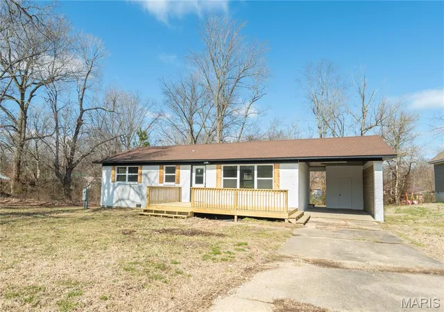 Photo 2 of Single Family Residence at 514 W Missouri St, Bloomfield, MO 63825 | MLS# MIS25008830 | | Sold on 2025-07-15