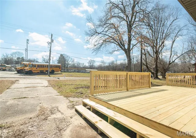 Photo 5 of Single Family Residence at 514 W Missouri St, Bloomfield, MO 63825 | MLS# MIS25008830 | | Sold on 2025-07-15