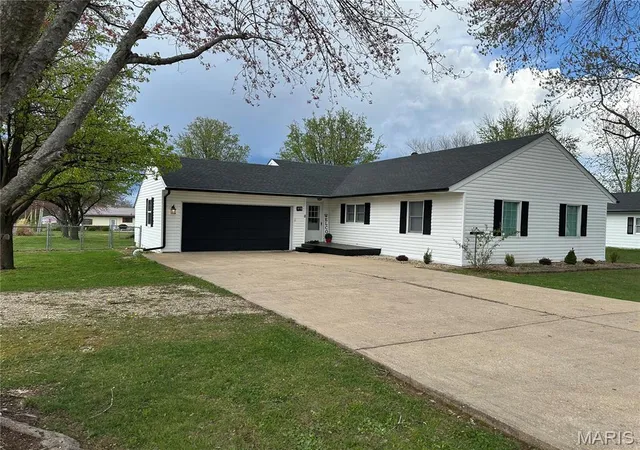 Photo 1 of Single Family Residence at 1773 Southridge Ln, Owensville, MO 65066 | MLS# MIS25008971 | | Sold on 2025-08-14