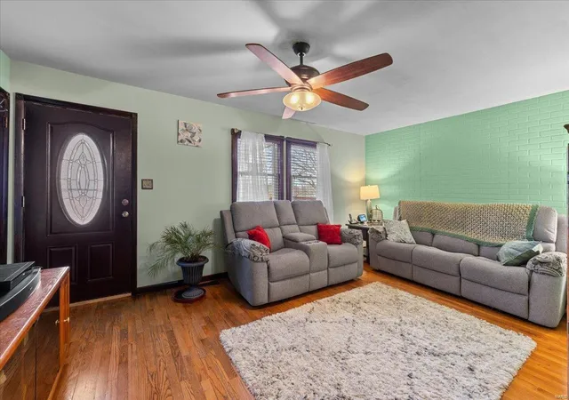 Photo 4 of Single Family Residence at 628 Military Rd, Saint Louis, MO 63125 | MLS# MIS25009046 |  | Sold on 2025-04-08