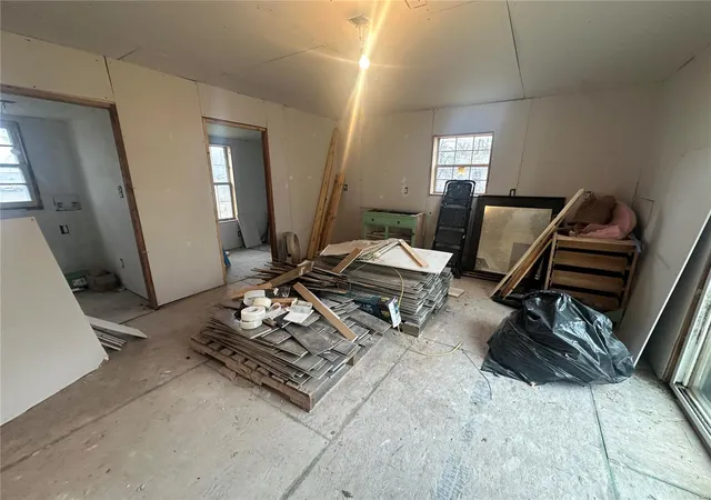 Photo 3 of Single Family Residence at 413 S Drake St, Bernie, MO 63822 | MLS# MIS25009105 | | Sold on 2025-05-02