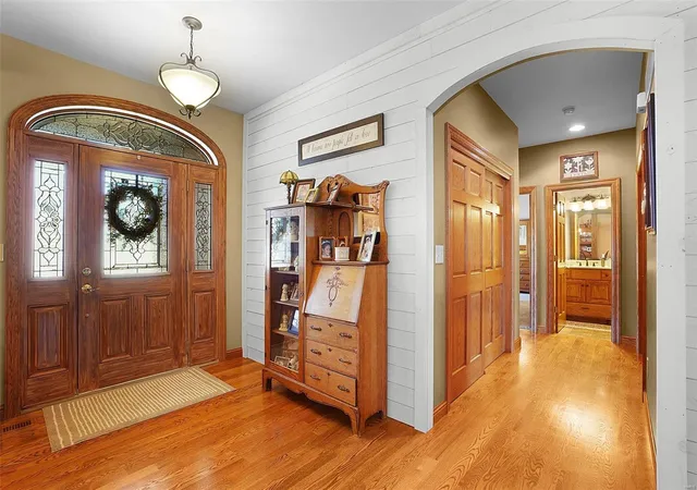 Photo 4 of Single Family Residence at 10116 Hwy 100, New Haven, MO 63068 | MLS# MIS25009137 | | Sold on 2025-07-11