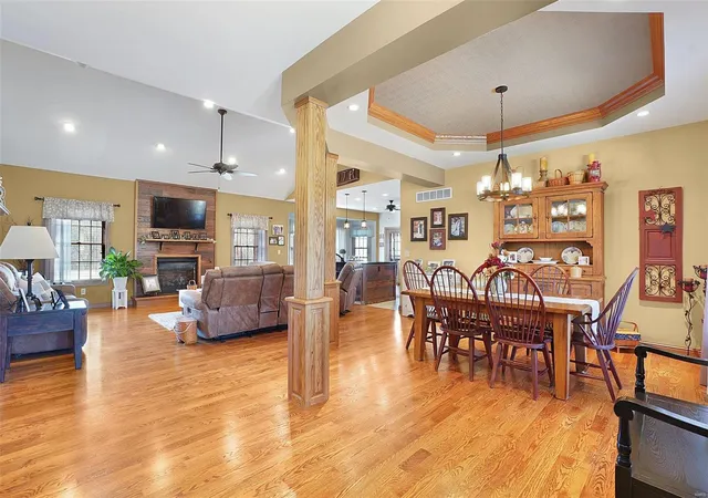 Photo 5 of Single Family Residence at 10116 Hwy 100, New Haven, MO 63068 | MLS# MIS25009137 | | Sold on 2025-07-11