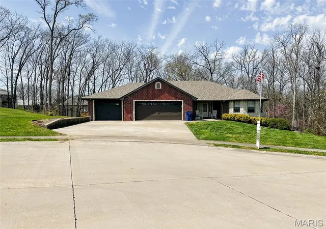 Photo 1 of Single Family Residence at 450 Worth St, Holts Summit, MO 65043 | MLS# MIS25009300 | | Sold on 2025-12-05