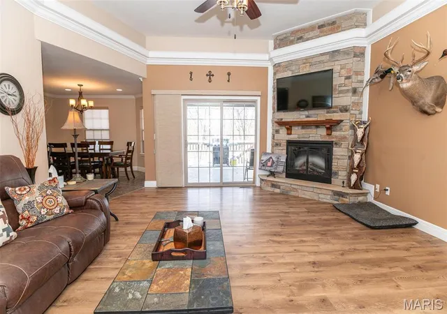 Photo 5 of Single Family Residence at 450 Worth St, Holts Summit, MO 65043 | MLS# MIS25009300 | | Sold on 2025-12-05