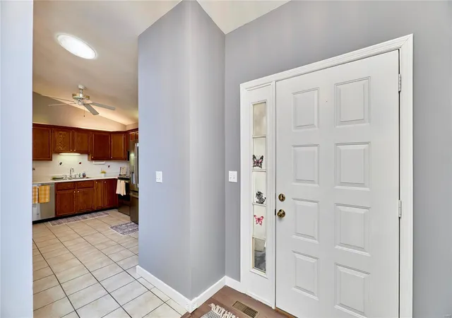 Photo 3 of Condominium at 30 Harbor Bend Ct, Lake Saint Louis, MO 63367 | MLS# MIS25009361 | | Sold on 2025-03-27