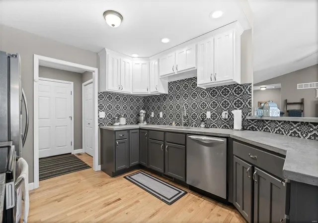 Photo 4 of Single Family Residence at 10390 Stoney Creek Ct, New Bloomfield, MO 65063 | MLS# MIS25009362 |  | Sold on 2025-05-09