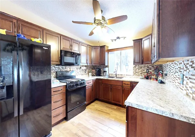 Photo 4 of Single Family Residence at 3522 San Jose Ln, Saint Ann, MO 63074 | MLS# MIS25009415 | | Sold on 2025-04-04