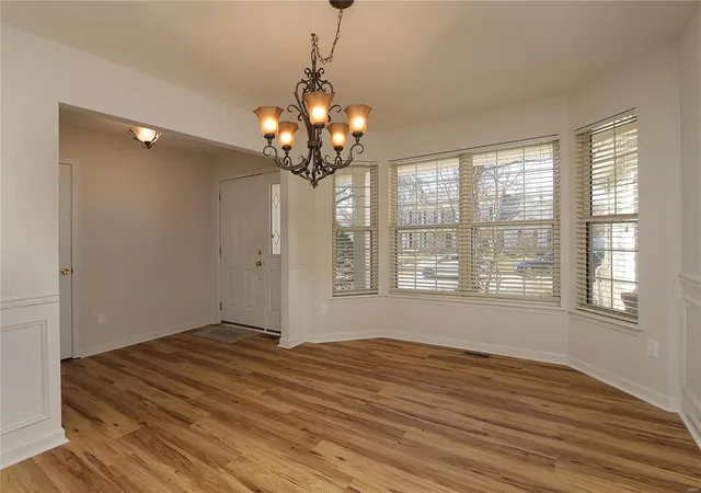 Photo 3 of Single Family Residence at 606 Wyatt Dr, Saint Peters, MO 63376 | MLS# MIS25009421 | | Sold on 2025-04-14