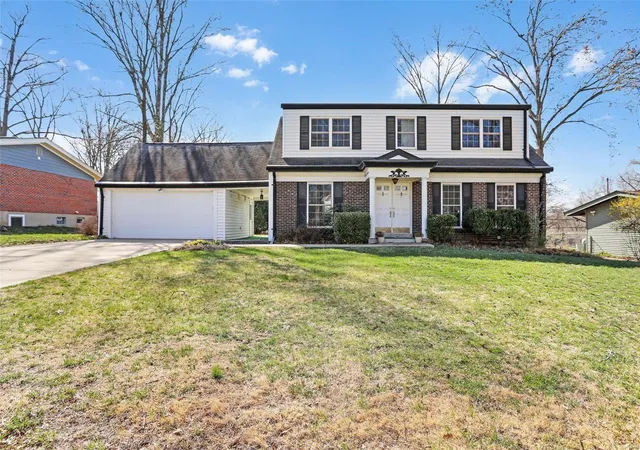 Single Family Residence at 13016 Montmartre Dr, Saint Louis, MO 63141 | MLS# MIS25009707 | | Sold on 2025-05-13
