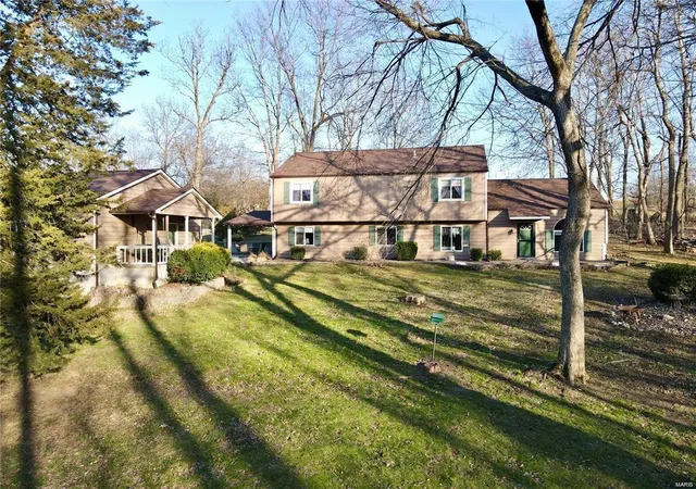 Photo 2 of Single Family Residence at 53035 Norwoods Pl, Hannibal, MO 63401 | MLS# MIS25009778 |  | Sold on 2025-07-02