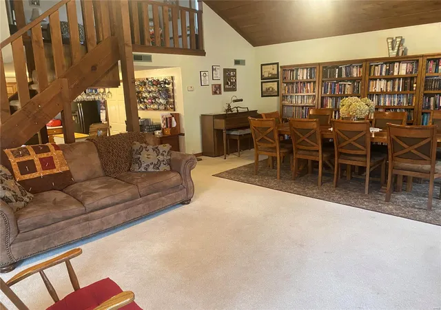 Photo 4 of Single Family Residence at 53035 Norwoods Pl, Hannibal, MO 63401 | MLS# MIS25009778 |  | Sold on 2025-07-02