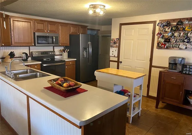 Photo 5 of Single Family Residence at 53035 Norwoods Pl, Hannibal, MO 63401 | MLS# MIS25009778 |  | Sold on 2025-07-02