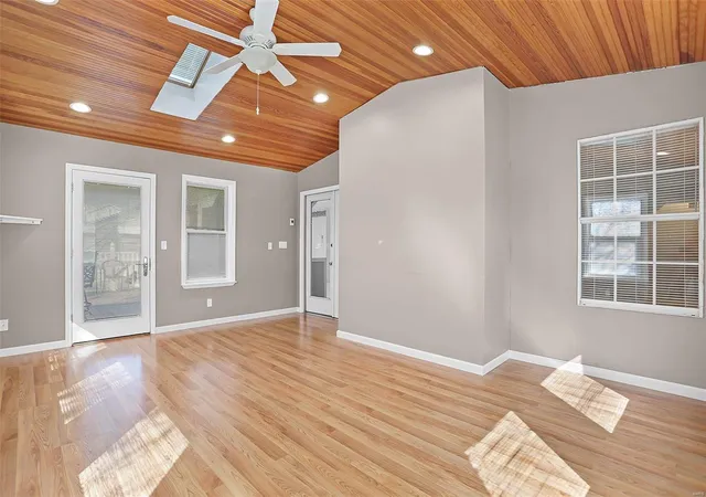 Photo 2 of Single Family Residence at 2913 Hameln Dr, Saint Charles, MO 63301 | MLS# MIS25009908 | | Sold on 2025-04-23