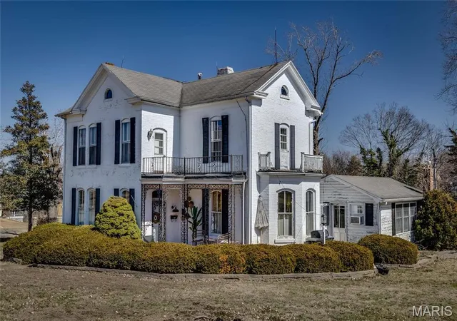 Photo 2 of Single Family Residence at 401 S Main, Fredericktown, MO 63645 | MLS# MIS25009918 | | Sold on 2025-10-10