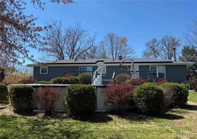 Photo 1 of Single Family Residence at 1128 Boschert Dr, Saint Charles, MO 63304 | MLS# MIS25009954 | | Sold on 2025-06-05
