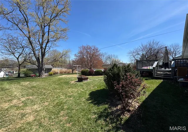 Photo 4 of Single Family Residence at 1128 Boschert Dr, Saint Charles, MO 63304 | MLS# MIS25009954 | | Sold on 2025-06-05