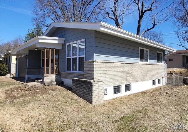 Photo 4 of Single Family Residence at 10216 Pannell Dr, Saint Louis, MO 63136 | MLS# MIS25010112 | | Sold on 2025-12-08