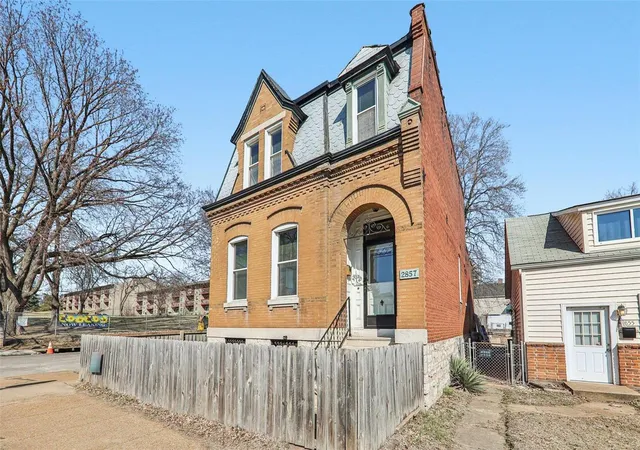 Single Family Residence at 2857 Osceola St, Saint Louis, MO 63111 | MLS# MIS25010202 | | Sold on 2025-05-22