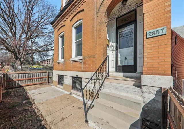 Photo 4 of Single Family Residence at 2857 Osceola St, Saint Louis, MO 63111 | MLS# MIS25010202 | | Sold on 2025-05-22