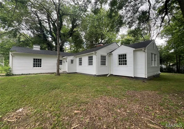 Photo 5 of Single Family Residence at 410 N State St, Montgomery City, MO 63361 | MLS# MIS25010261 | | Sold on 2025-09-09