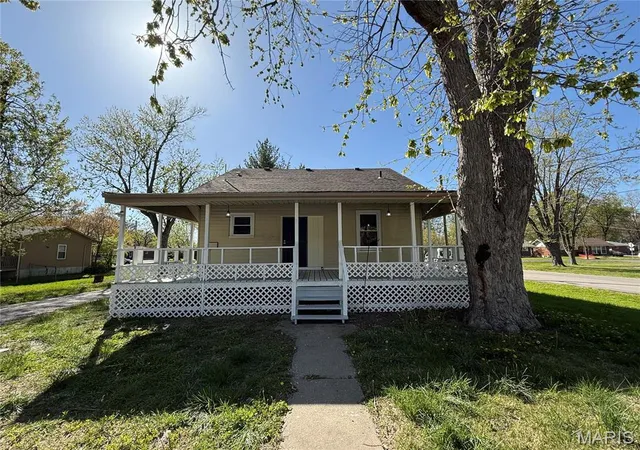 Photo 3 of Single Family Residence at 11722 Larimore Rd, Saint Louis, MO 63138 | MLS# MIS25010335 |  | Sold on 2025-06-13