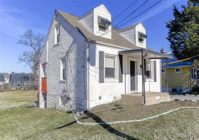 Photo 1 of Single Family Residence at 4109 Burnett Ave, Saint Louis, MO 63125 | MLS# MIS25010447 |  | Sold on 2025-06-16