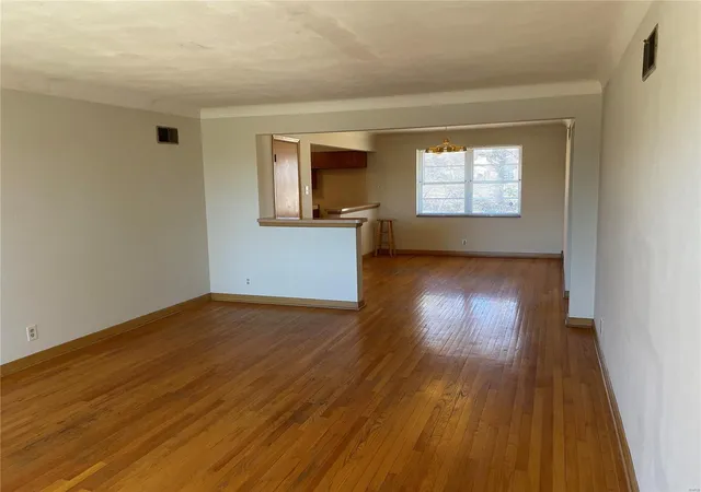 Photo 4 of Single Family Residence at 9113 Ranch Meadows Dr, Saint Louis, MO 63136 | MLS# MIS25011576 | | Sold on 2025-04-15