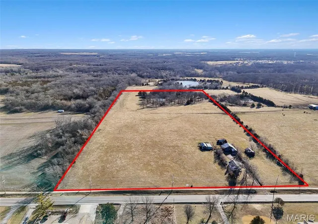 Photo 3 of House for sale at 2226 N Hwy 47, Warrenton, MO 63383 | MLS# MIS25011698 | Listing updated on 2026-08-05