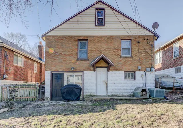 Photo 2 of Single Family Residence at 8725 Susan Ave, Saint Louis, MO 63114 | MLS# MIS25011723 |  | Sold on 2025-04-15
