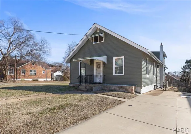 Photo 2 of Single Family Residence at 2024 Bellevue Ave, Saint Louis, MO 63143 | MLS# MIS25011785 | | Sold on 2025-11-20