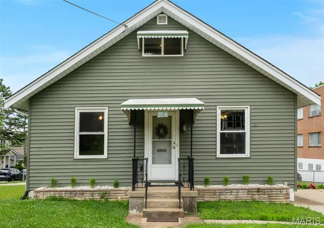 Photo 3 of Single Family Residence at 2024 Bellevue Ave, Saint Louis, MO 63143 | MLS# MIS25011785 | | Sold on 2025-11-20