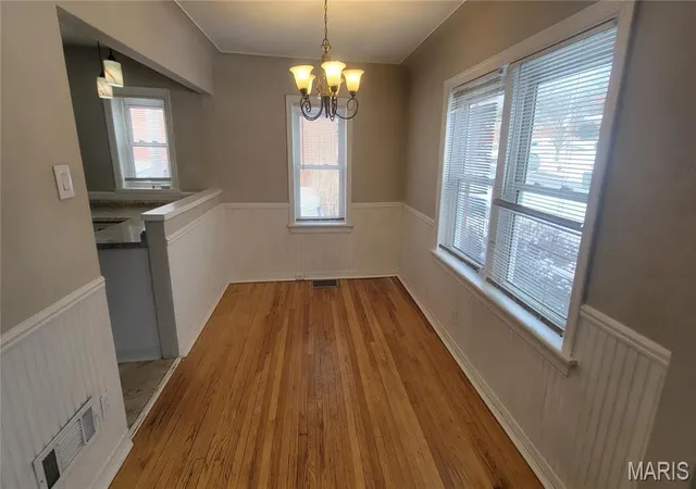 Photo 3 of Single Family Residence at 659 Ellwine Dr, Saint Louis, MO 63125 | MLS# MIS25011791 |  | Sold on 2025-07-30