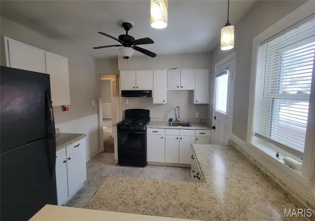 Photo 4 of Single Family Residence at 659 Ellwine Dr, Saint Louis, MO 63125 | MLS# MIS25011791 |  | Sold on 2025-07-30