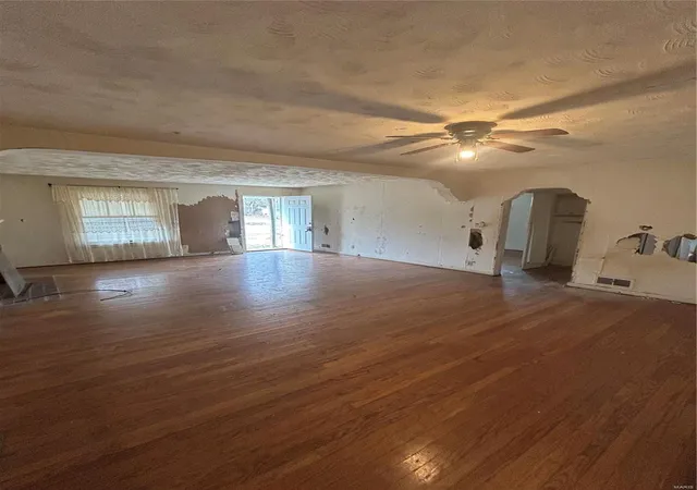 Photo 3 of Single Family Residence at 1612 Bradford Ave, Saint Louis, MO 63133 | MLS# MIS25011794 | | Sold on 2025-03-25