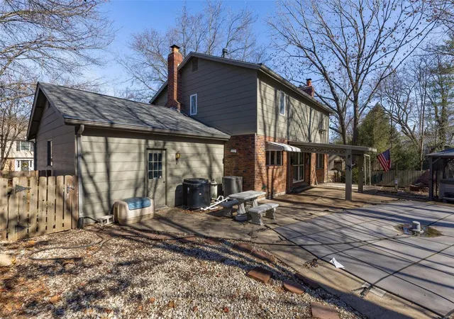 Photo 4 of Single Family Residence at 3636 Falcon Ridge Ct, Saint Louis, MO 63129 | MLS# MIS25011855 |  | Sold on 2025-04-16