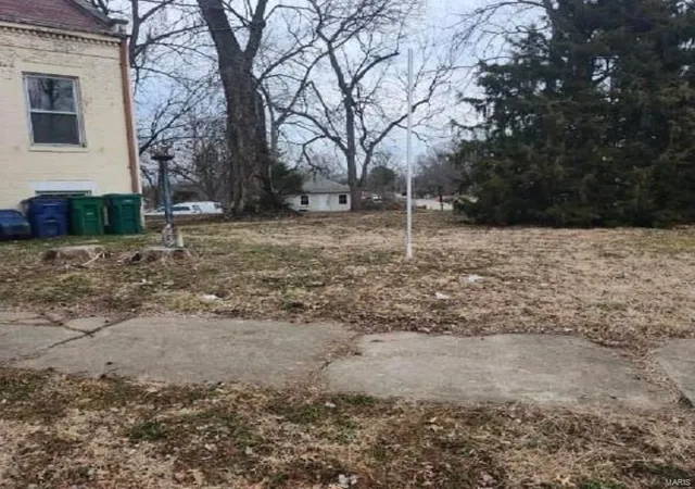 Photo 2 of Single Family Residence at 49 Bascom Dr, Saint Louis, MO 63135 | MLS# MIS25011902 |  | Sold on 2025-04-04
